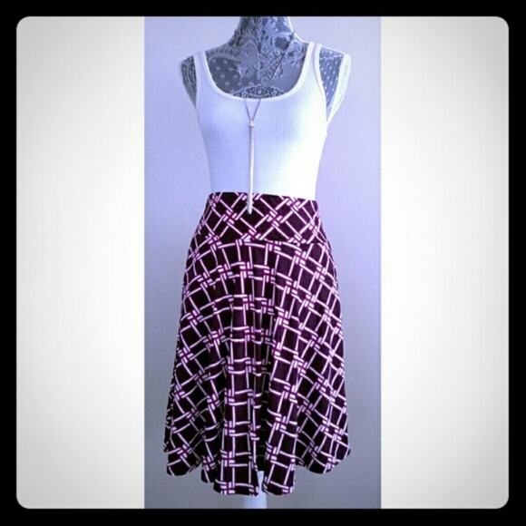 New York & Company Chain Link Print Knit Skirt - Size XS - NWT - Picture 1 of 6